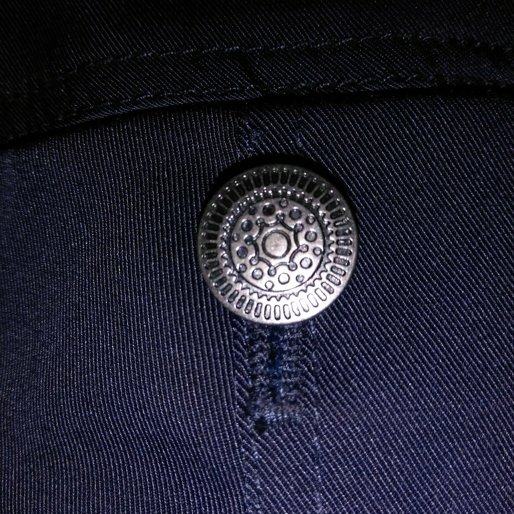 A jacket - Picture 4 of 4